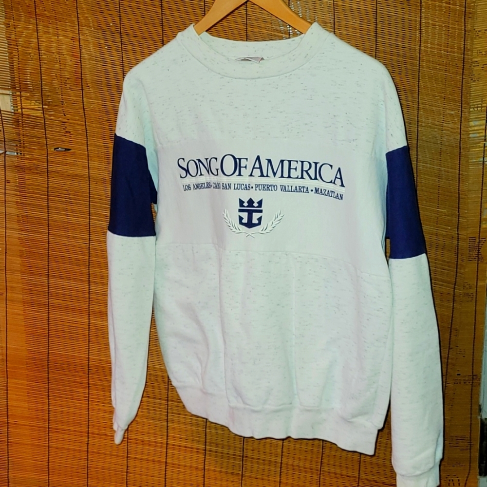 Vintage. Made in USA. Song Of America. Pullover. Size Large.